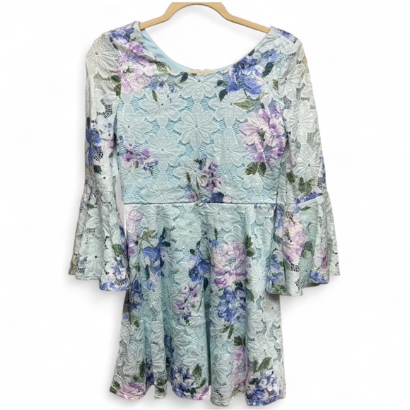 Amy Wear Other - Amy wear floral lace dress with bell sleeves